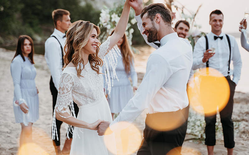 What does a wedding celebrant do
